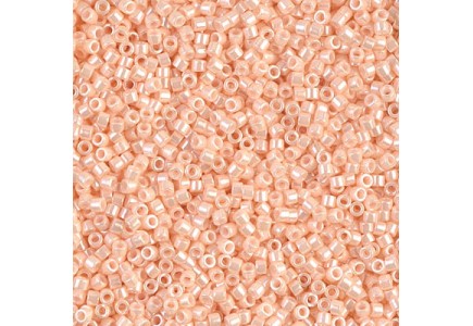 Delica 11/0 DB1532 Opaque Lt. Peach Ceylon