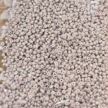 50 gr *Preciosa 10/0 19001/03194 Lt Mauve Dyed Chalkwhite