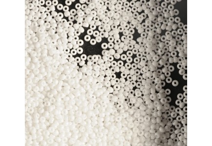 50 gr Preciosa 11/0 19001/03050 Op. White 50 gr Preciosa 11/0 19001/03050 Op. White
