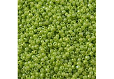 Toho 8/0 0404 Opaque Rainbow Sour Apple