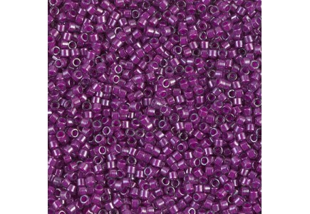 Delica 11/0 DB0281 Lined Pale Magenda Luster Delica 11/0 DB0281 Lined Pale Magenda Luster