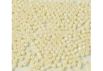 Fire Polish 2mm 14413/03000 Chalk White Champagne Luster