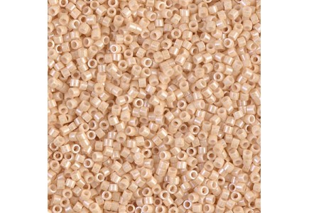 Delica 11/0 DB0204 Ceylon Lt. Beige