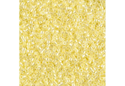 Delica 11/0 DB0232 Lined Crystal Pale Yellow Delica 11/0 DB0232 Lined Crystal Pale Yellow