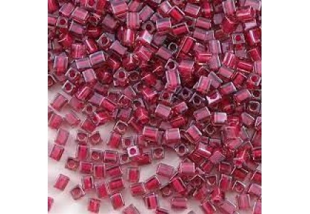 Miyuki Cube 4mm 2649 Color Lined Pink/ Red Miyuki Cube 4mm 2649 Color Lined Pink/ Red