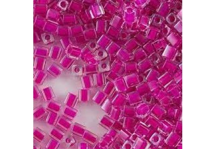 Miyuki Cube 4mm 0209 Fuchsia Lined Crystal Miyuki Cube 4mm 0209 Fuchsia Lined Crystal