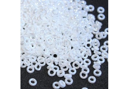 Miyuki Spacer 3x1,3mm 0420 Ceylon White Pearl Miyuki Spacer 3x1,3mm 0420 Ceylon White Pearl