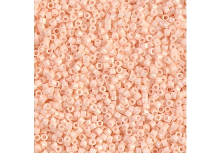 Delica 11/0 DB1492 Opaque Lt.Peach