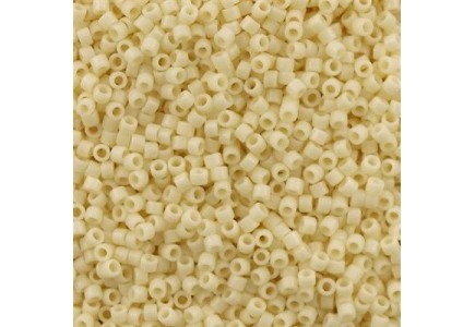 Delica 11/0 DB0732 Opaque Cream Delica 11/0 DB0732 Opaque Cream