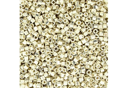 Delica Hexcut 11/0 DBC0035 Galvanized Silver Delica Hexcut 11/0 DBC0035 Galvanized Silver