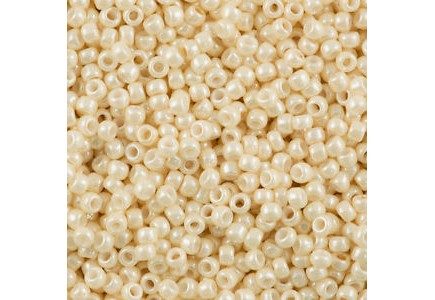 Margele Toho 11/0 0123 Opaque Lustered Lt. Beige 