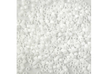 Delica 10/0 DB100200 Opaque Chalk White Delica 10/0 DB100200 Opaque Chalk White