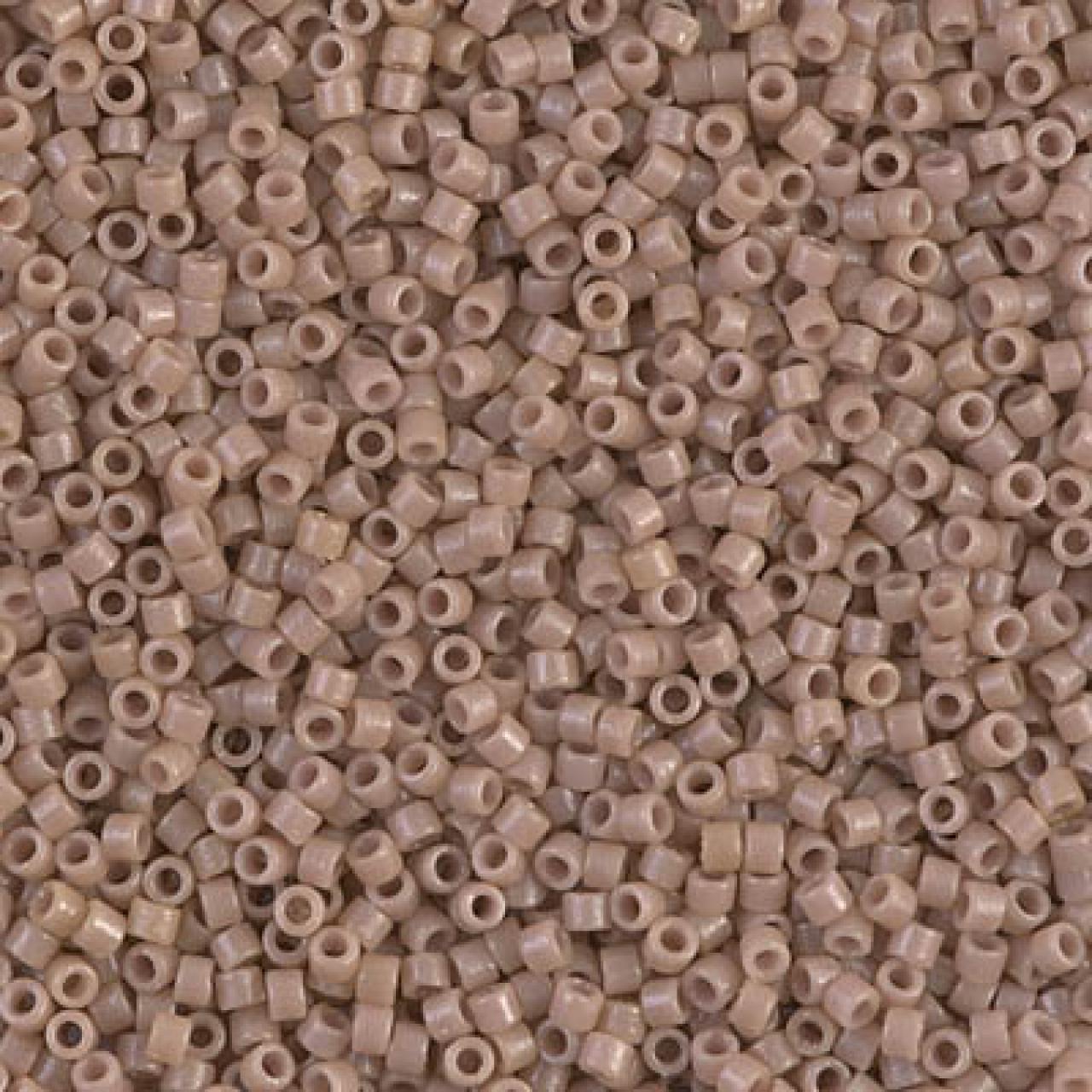 DElica 11/0 DB2105 Duracoat Op Beige