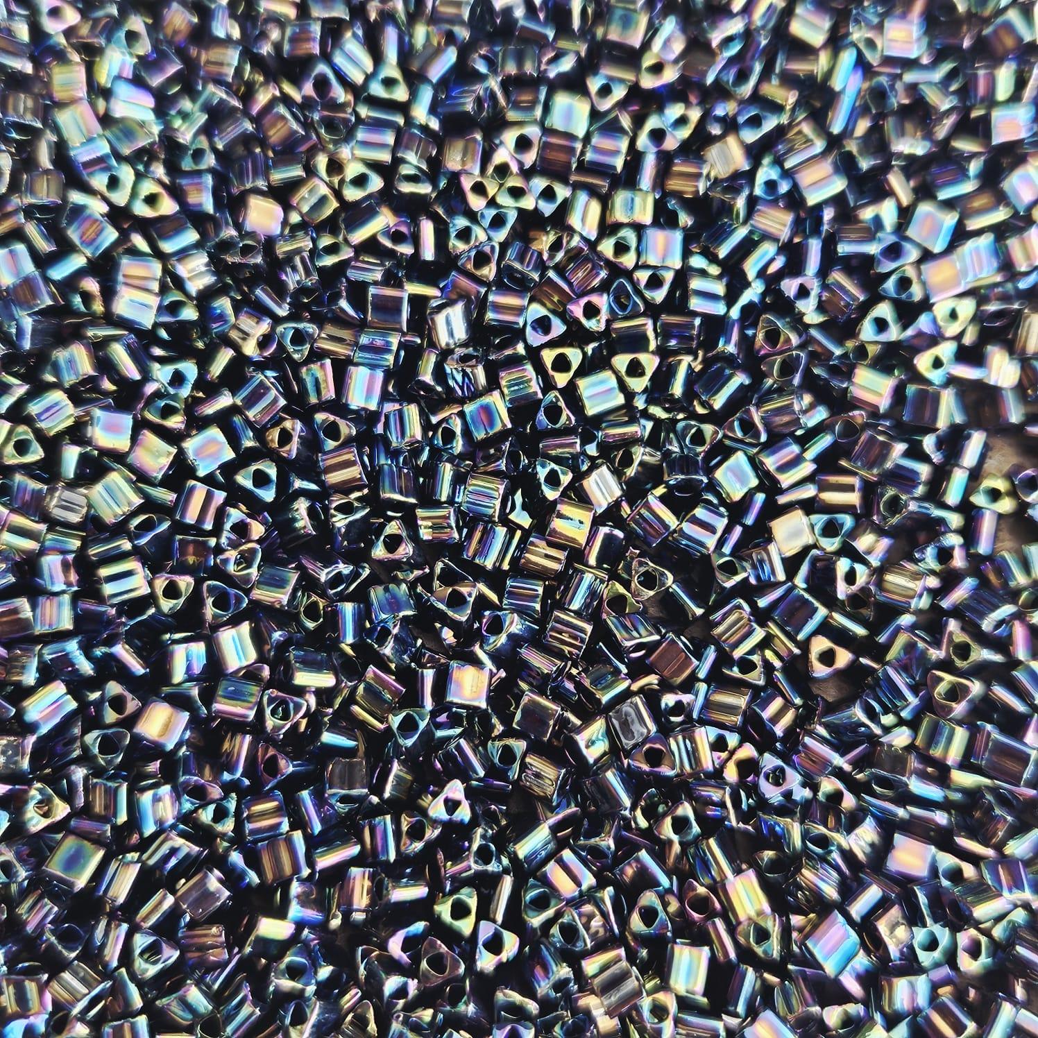 Toho Triangle 8/0 86 Metallic Rainbow Iris — Imaginea 1