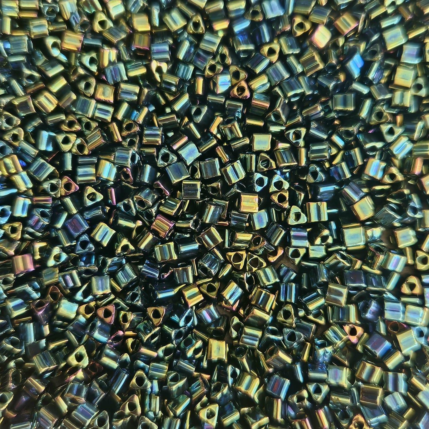 Toho Triangle 8/0 84 Metallic Iris Green Brown — Imaginea 1