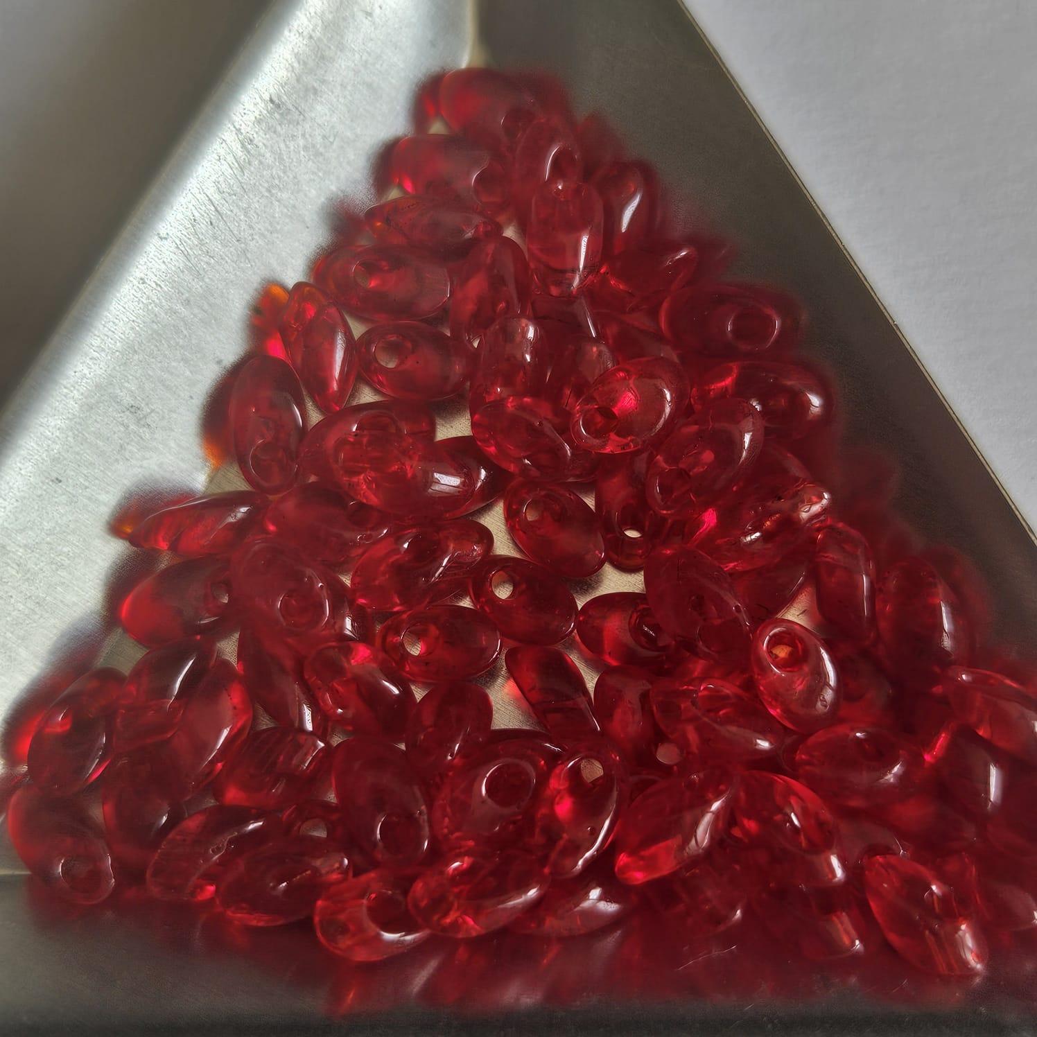 Miyuki long Magatama 4x7mm 0140 Transparent Light Red — Imaginea 1