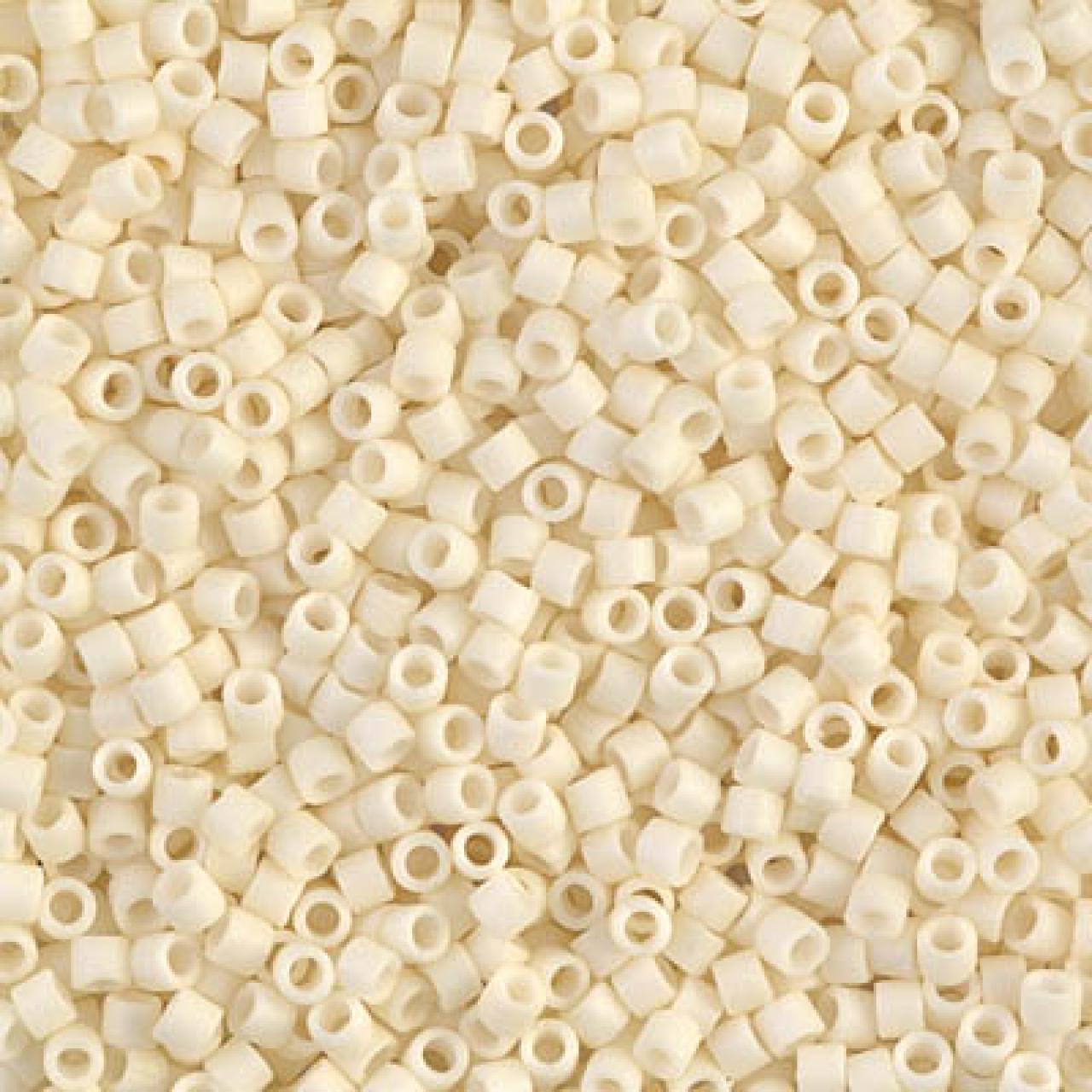 Delica 10/0 DB100352 Matte Cream