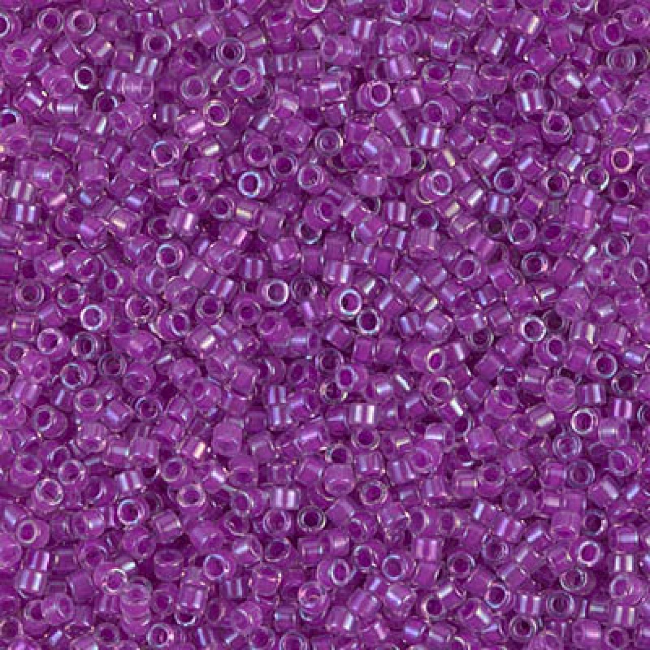 Delica 11/0 DB0073 Lined Lilac AB