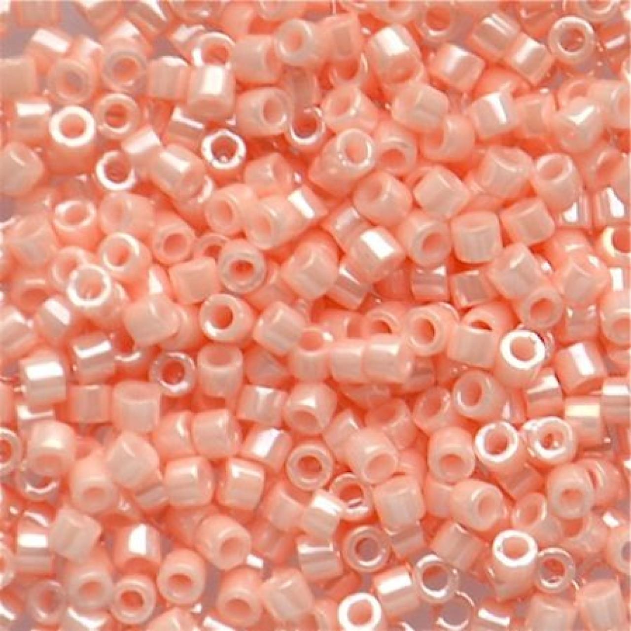 Delica 8/0 DB81533 Opaque Ceylon Light Salmon