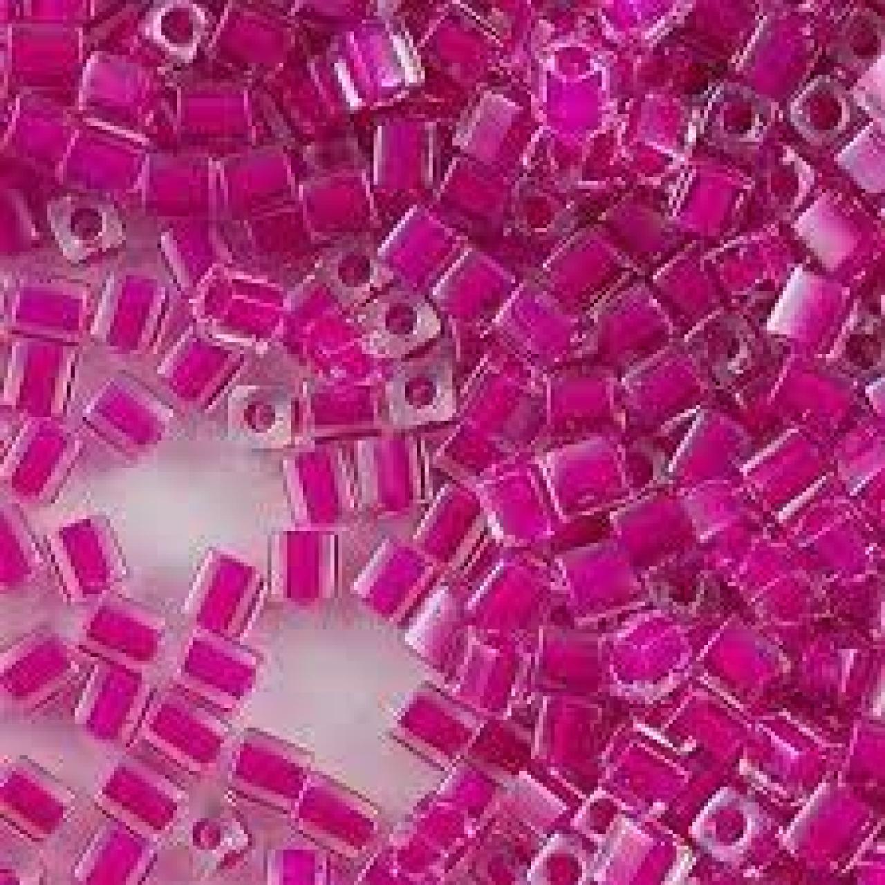 Miyuki Cube 4mm 0209 Fuchsia Lined Crystal