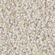 Delica 10/0 DB100211 Opaque Alabaster Luster — Imaginea 1