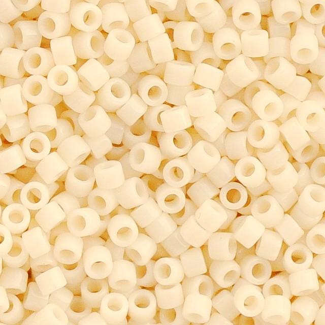 Delica 8/0 DB80732 Opaque Dk Cream — Imaginea 1