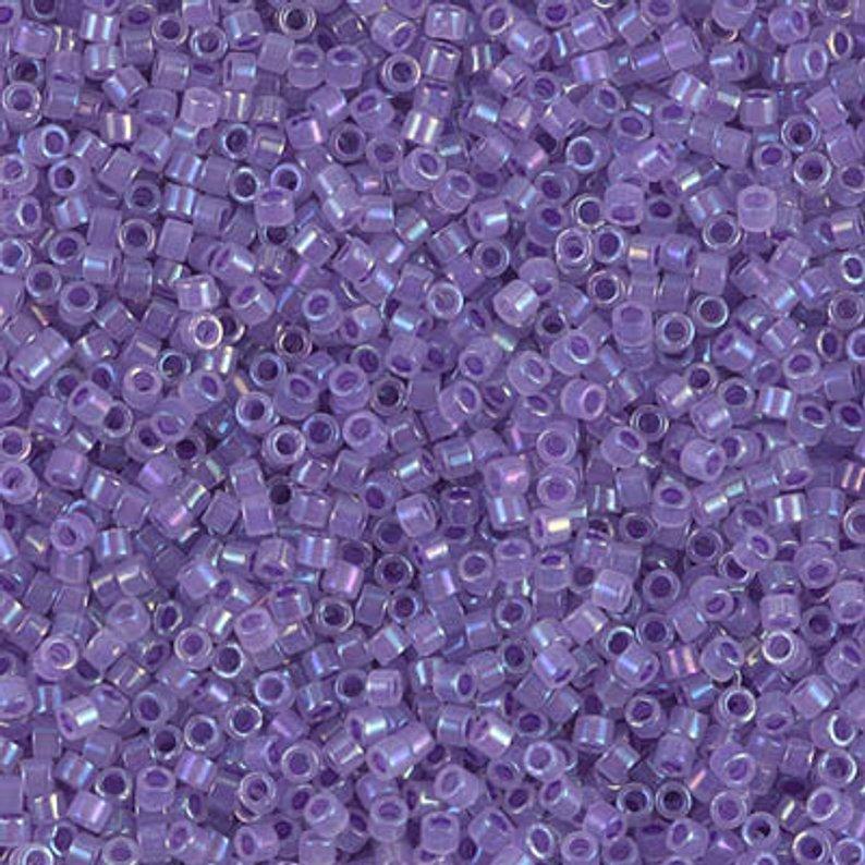 Delica 11/0 DB1753 SPKL Purple Lined Opal AB — Imaginea 1