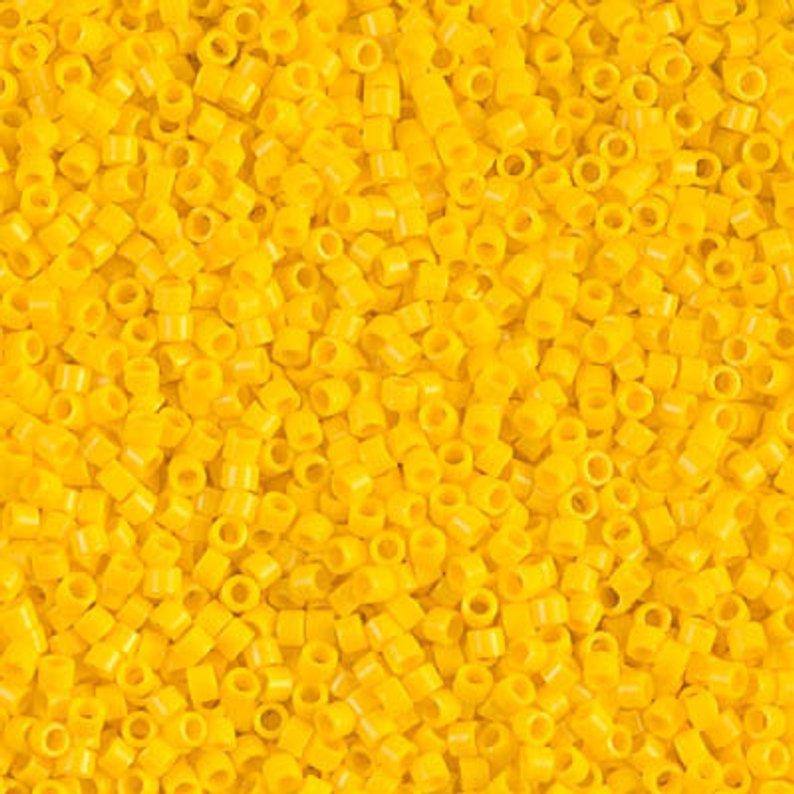 Delica 11/0 DB1582 Matted Opaque Canary — Imaginea 1