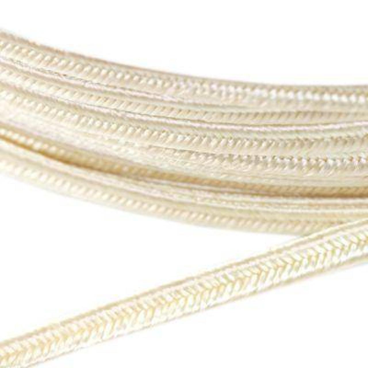 Fir Soutache alb antic
