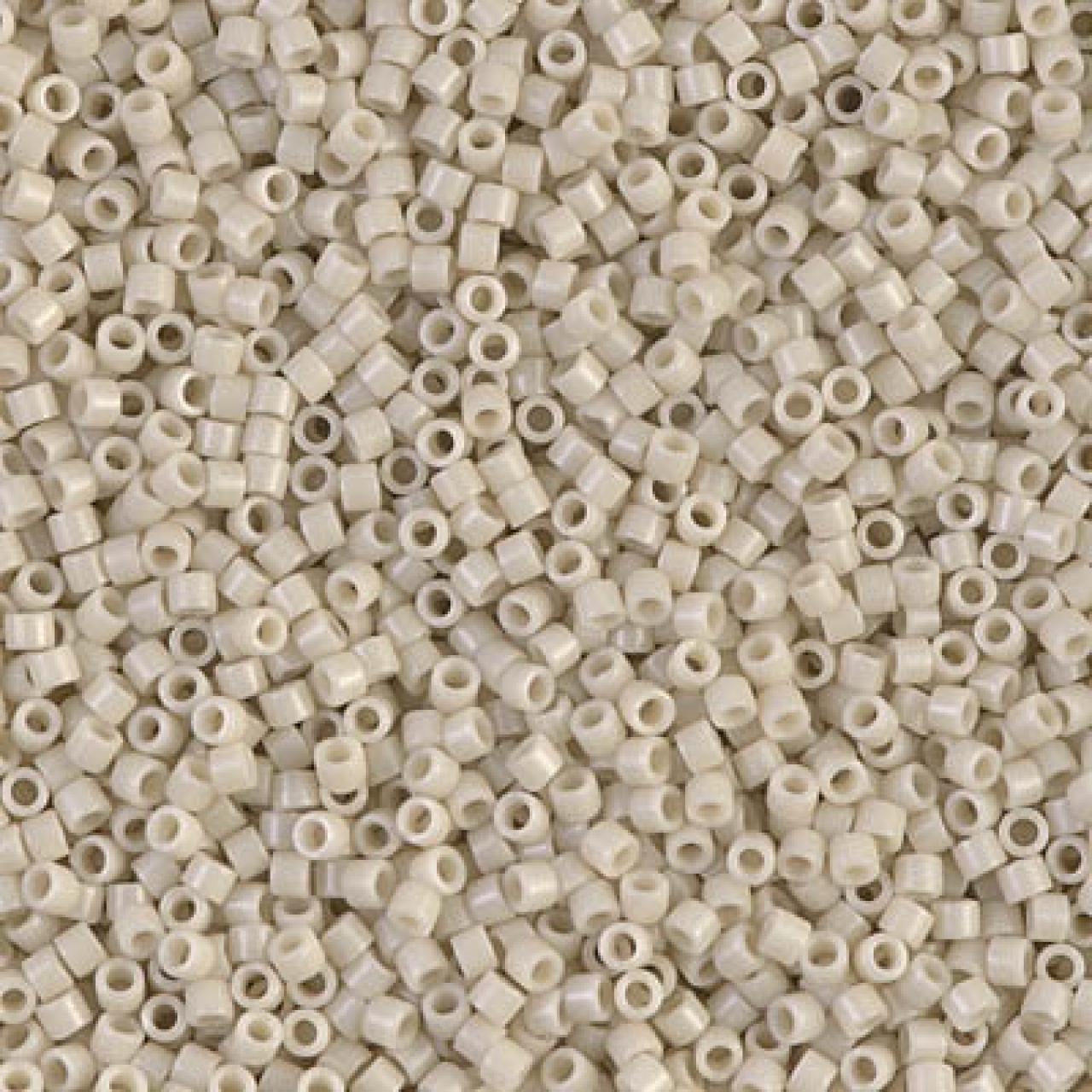 Delica 11/0 DB0261 Opaque Linen Luster