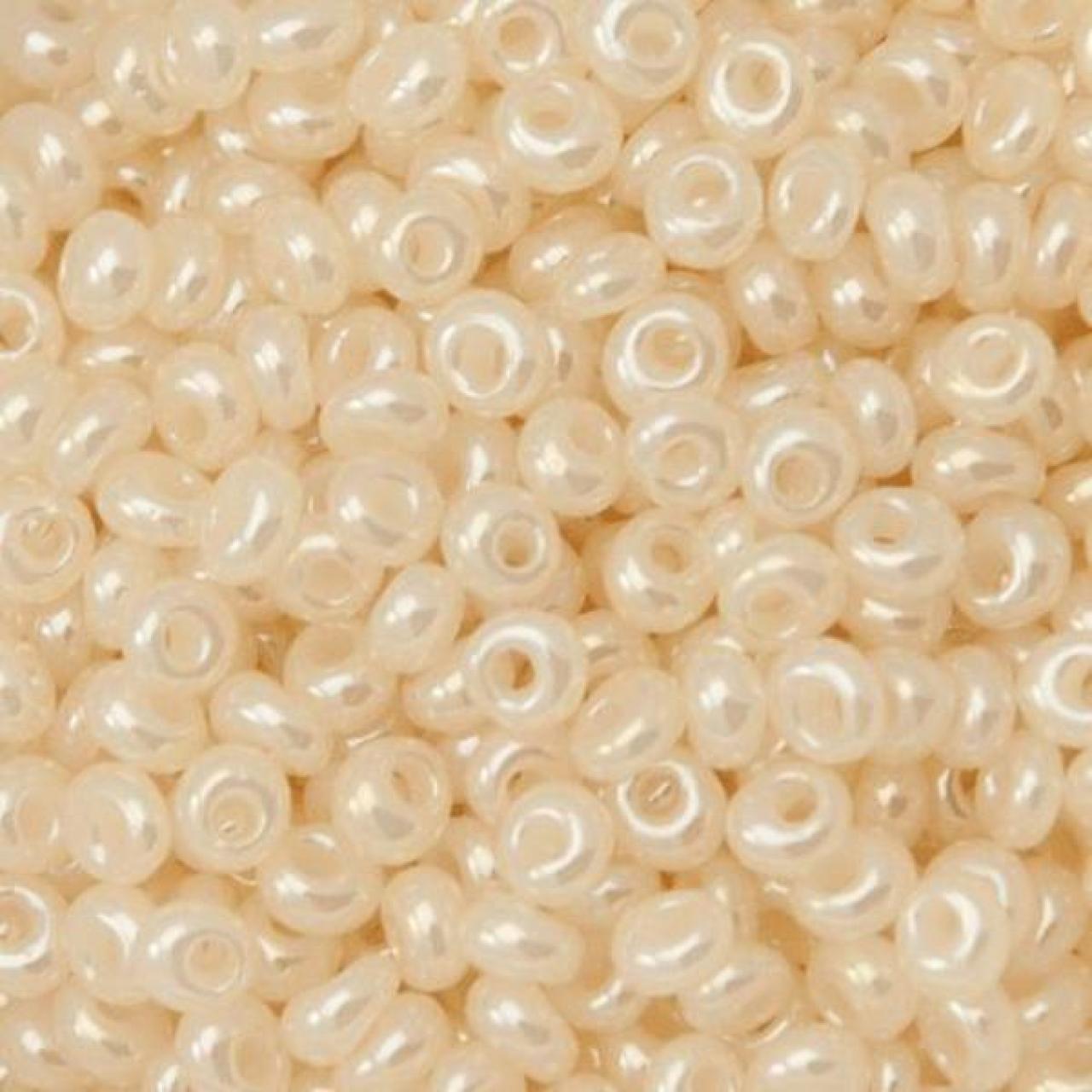 Margele Toho 11/0 0147 Ceylon Lt Ivory