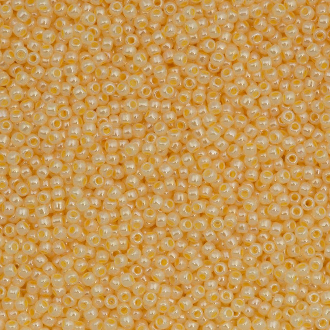 Margele Toho 11/0 0903 Ceylon Custard