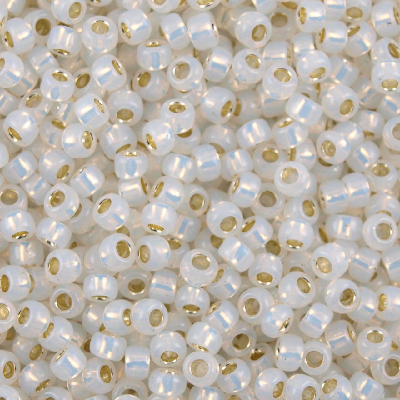 Margele Toho 11/0 2100 Silver Lined Milky White
