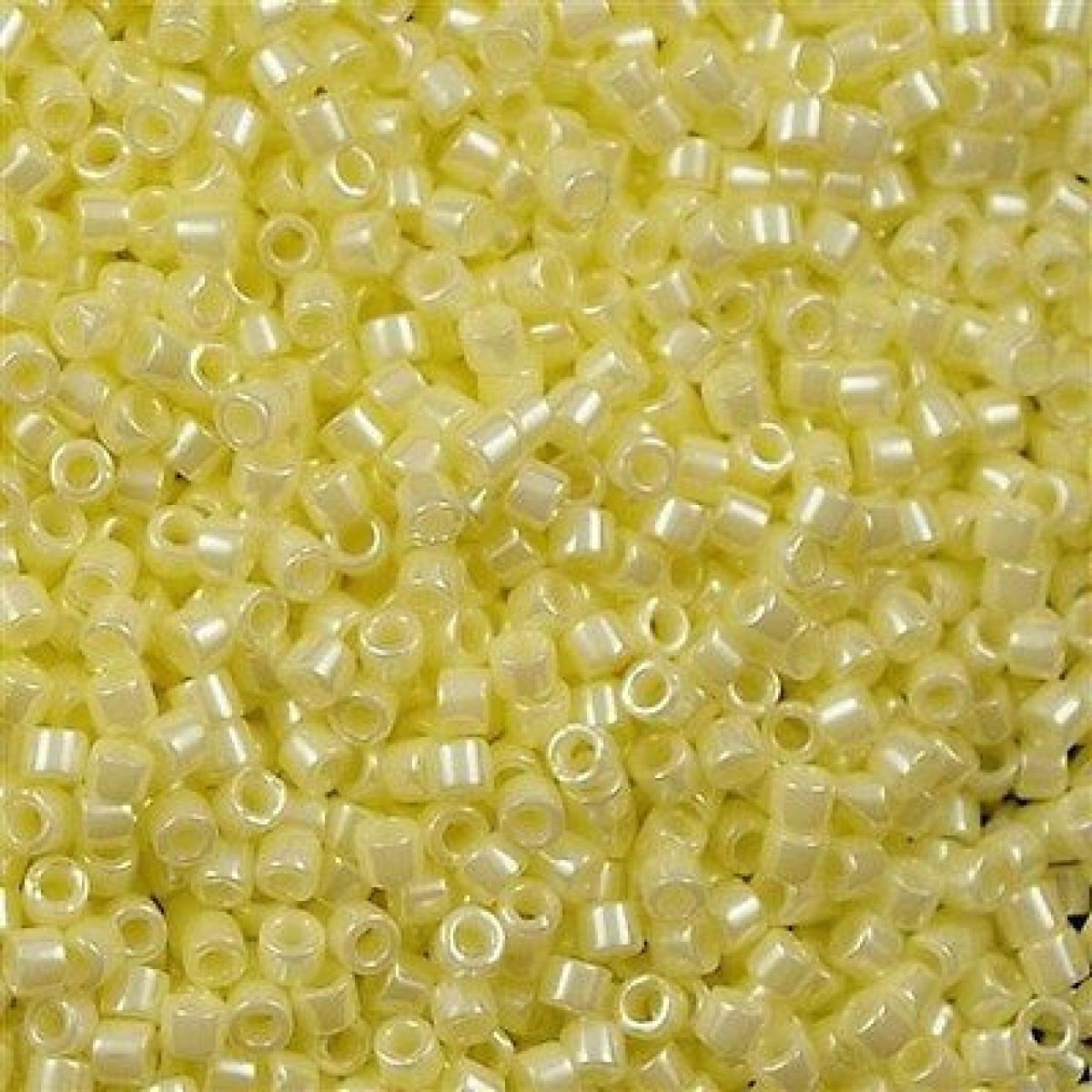 Delica 11/0 DB1531 Opaque Pale Yellow Ceylon