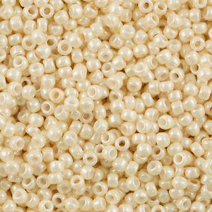 Margele Toho 11/0 0123 Opaque Lustered Lt. Beige — Imaginea 1