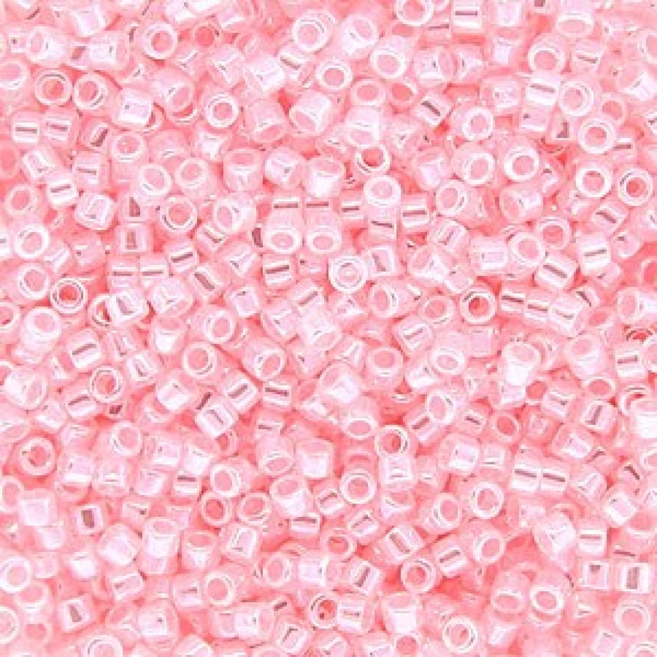 Delica 11/0 DB0234 Lined Crystal Pale Salmon