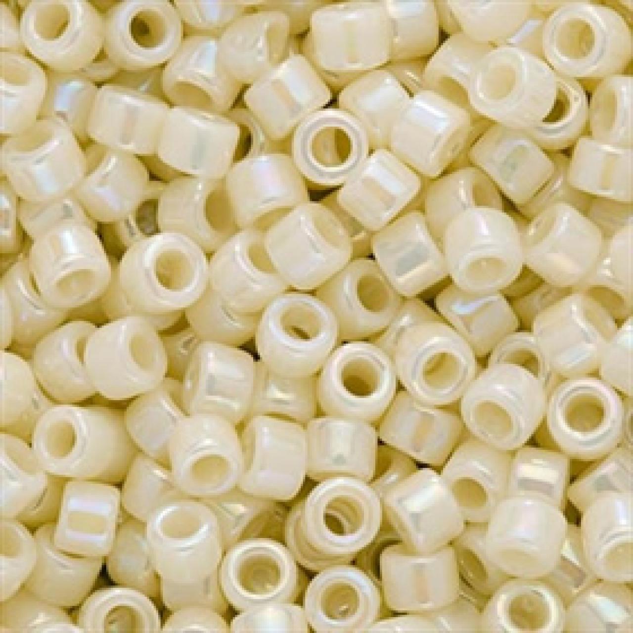 Delica 10/0 DB100157 Opaque Cream AB