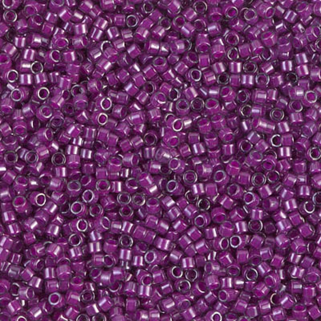 Delica 11/0 DB0281 Lined Pale Magenda Luster