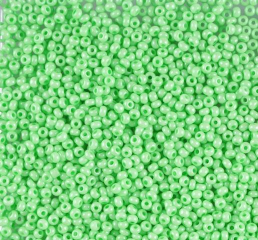 50 gr *Preciosa 10/0 19001/16156 Green dyed Chalkwhite — Imaginea 1