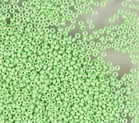 50 gr *Preciosa 10/0 19001/16356 Green Dyed Chalkwhite — Imaginea 1